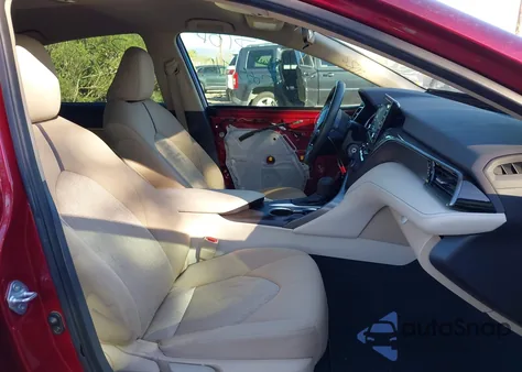 2022 Toyota Camry Le из США, поврежденный, VIN 4T1C11AK5NU051070